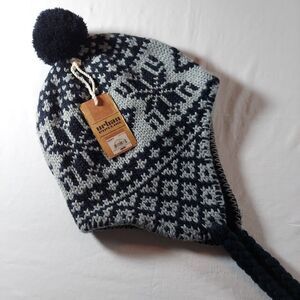 Urban Pipeline Snowflake Peruvian With Pom